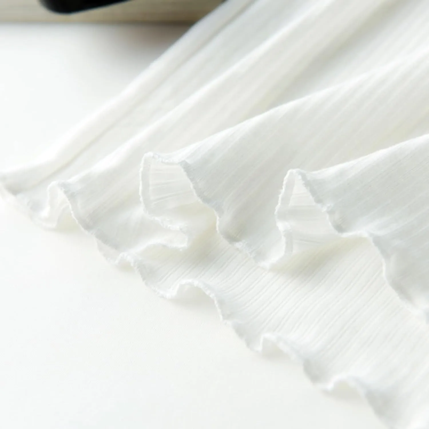Built in Bra Tank Tops for Women Adjustable Spaghetti Strap Camisole Basic Cami Vest Summer 2025 Casual Undershirts