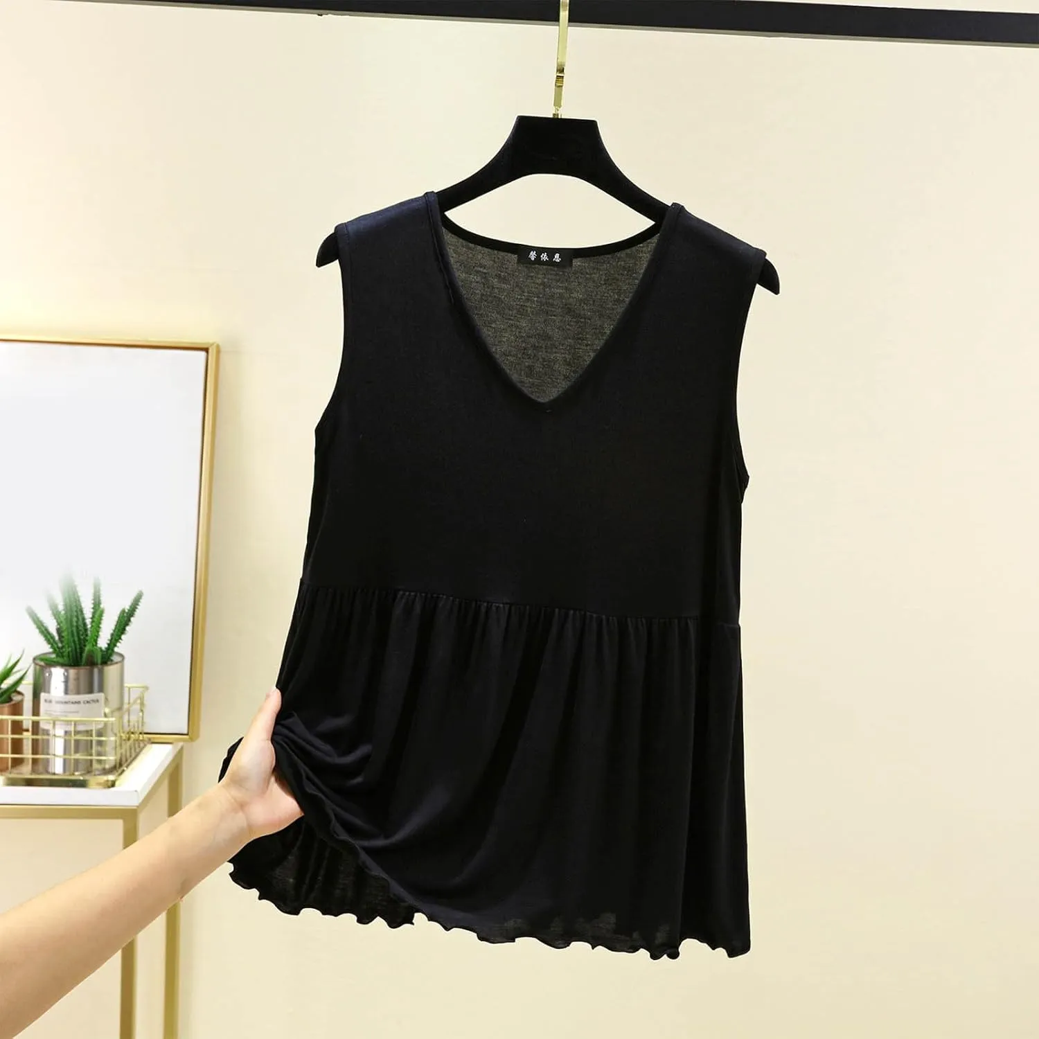Oplxuo Women Sleeveless Tank Top V-Neck Ruffle Hem Camisole Casual Loose Layering Cami Undershirt for Yoga