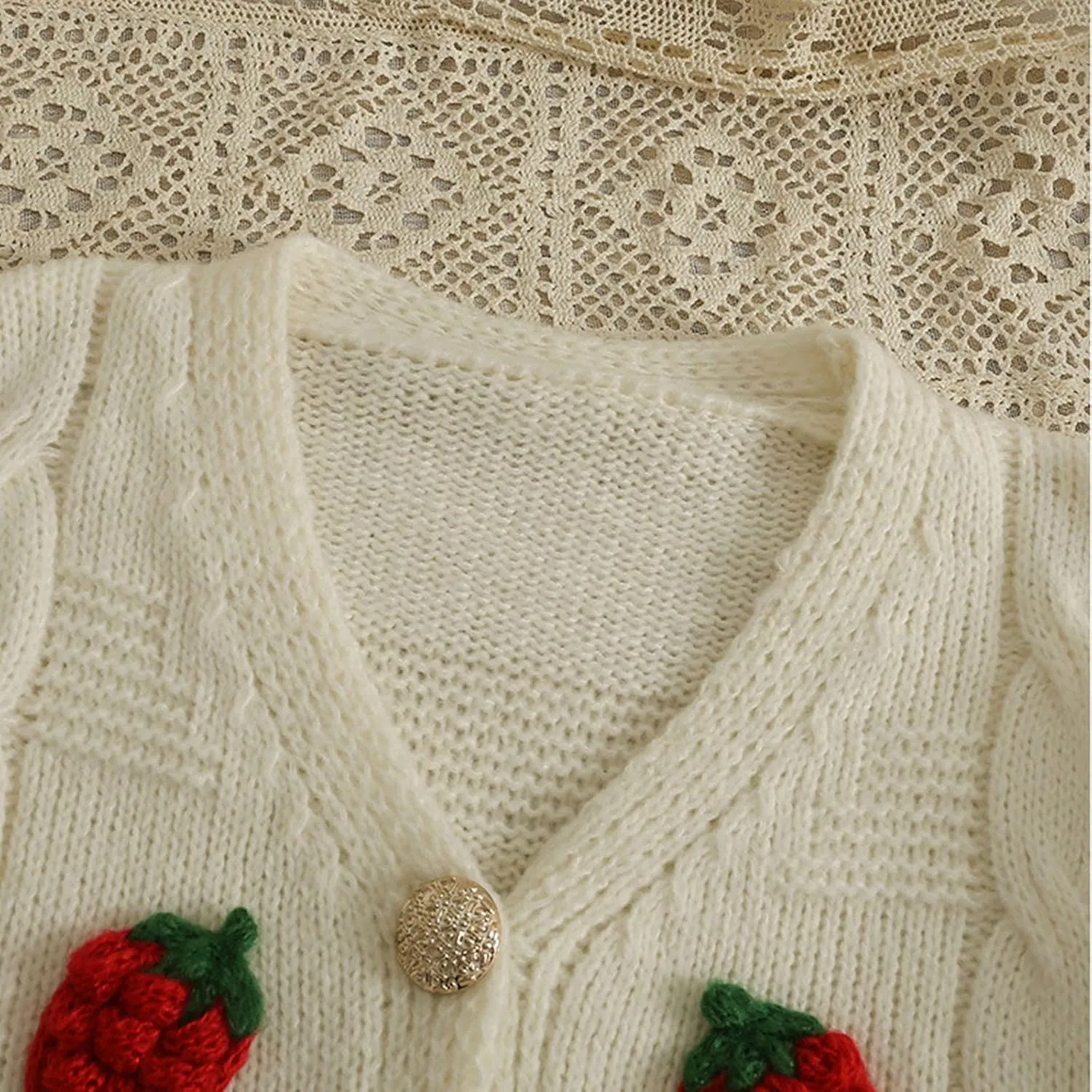 Women's Knit Strawberry Cardigan Cozy Short Chunky Sweater Long Sleeve Coat Daliy Fashion Trendy Tops Lightweight